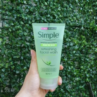 Sữa Rửa Mặt Dành Cho Da nhạy cảm Simple