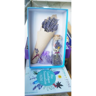 Hộp hoa Khô Lavender kèm lọ nụ hoa và túi thơm (như hình)