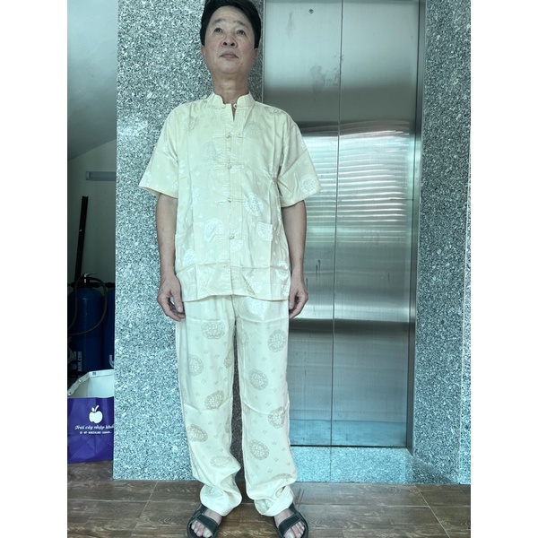 Set Bộ Lụa Nam trung niên hoạ tiết cực sang