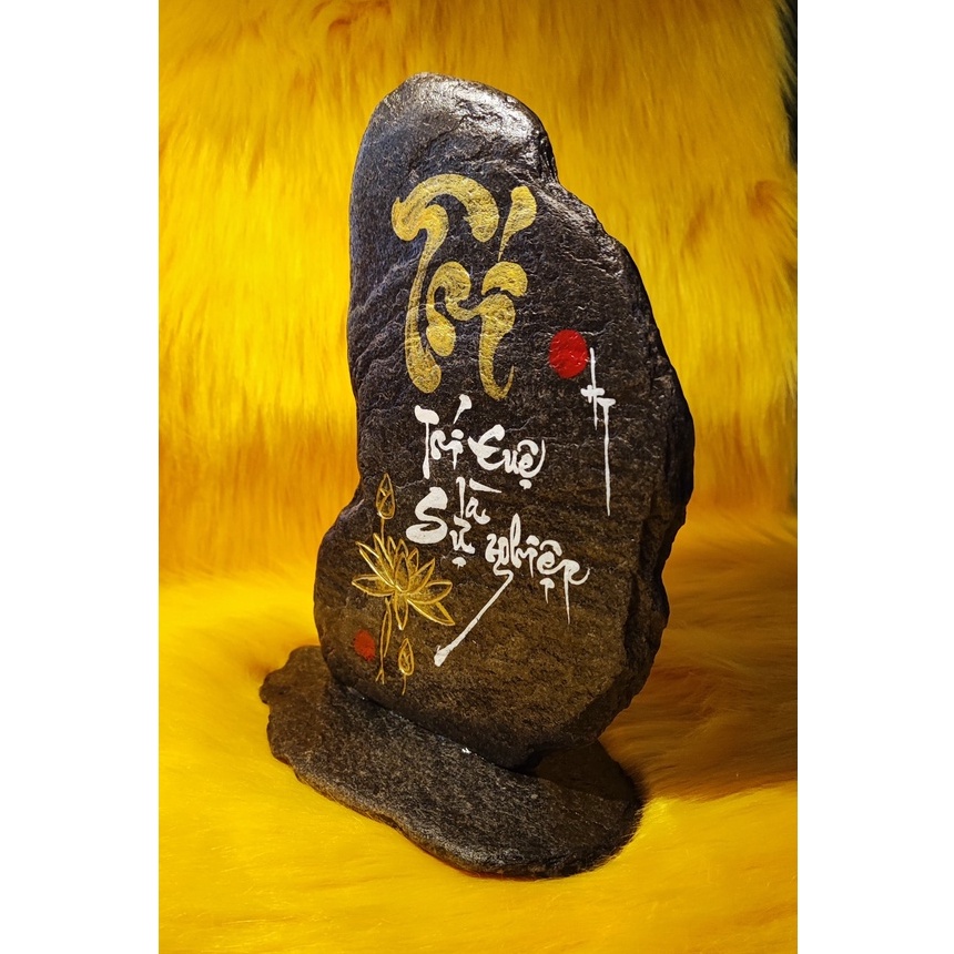 Thư pháp chữ Trí viết trên đá  Kích thươc: 19x9x24cm