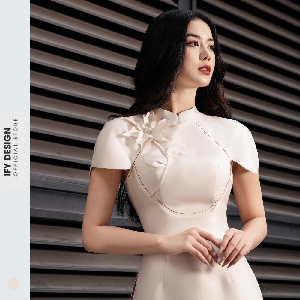 Áo dài cách tân nữ ngắn tay hoa ngực màu be IFY Design FAD05A