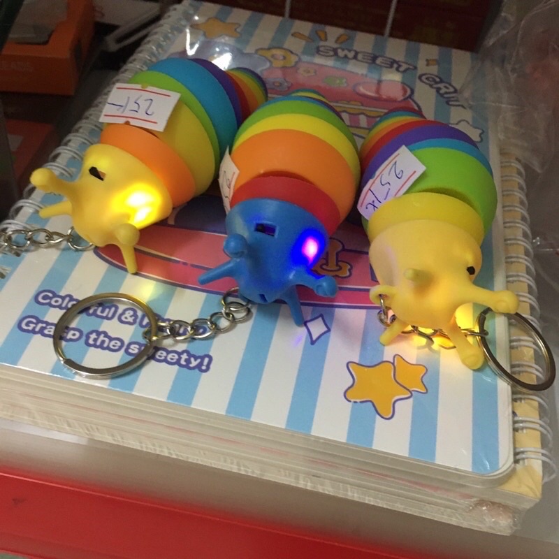Móc khoá xinh hình con sâu 7 màu rực rỡ đáng yêu dùng làm móc khoá rất tiện dễ nhìn thấy,móc khoá cặp túi xin