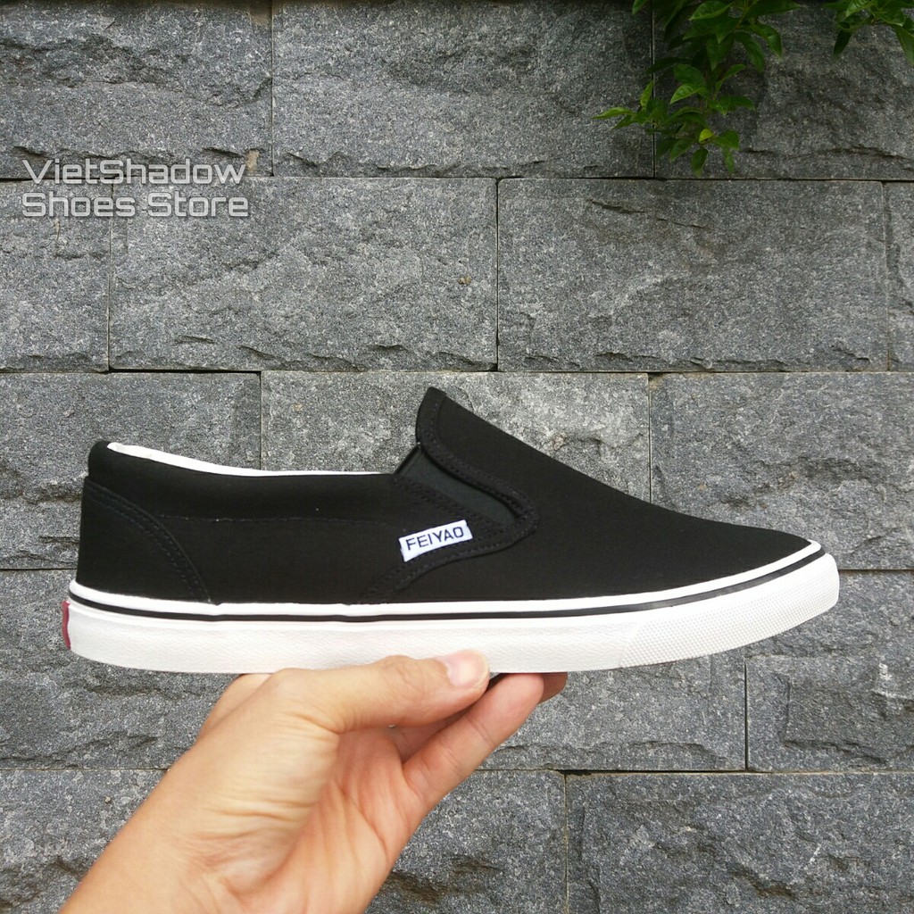 Slip on nam | Giày lười vải nam - Vải thô 2 màu full đen và đen đế trắng - Mã SP 17 | BigBuy360 - bigbuy360.vn