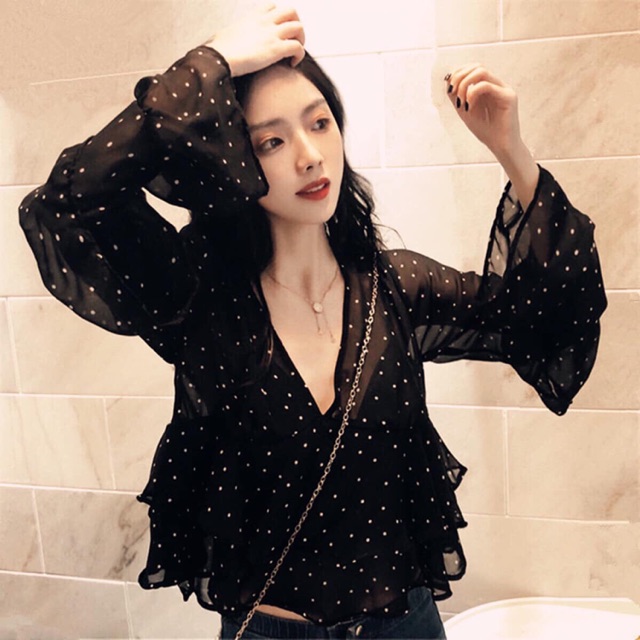 Áo chấm bi bánh bèo