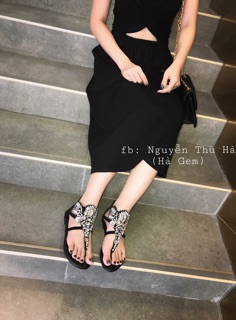 Sandal đính đá