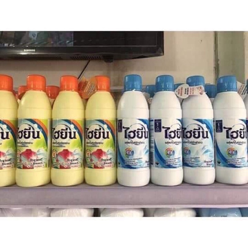 Nước tẩy quần áo trắng và quần áo màu Thái Lan 250ml