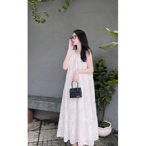 Đầm suông ren dập nổi màu trắng dáng dài maxi