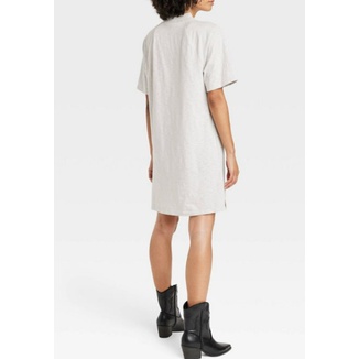Đầm Women's Knit Dress Univers/l Thre/d dành cho Nữ. Chất vải cotton 100% mềm mại, dày dặn, chắc chắn. Hàng chính hãng