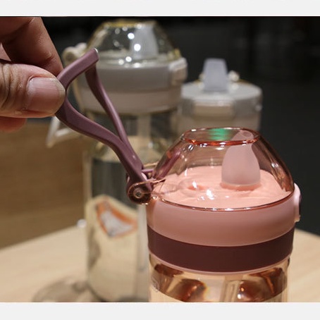 Bình Nước 650Ml Bằng Nhựa Cách Nhiệt Có Ống Hút Tiện Dụng Cho Bé