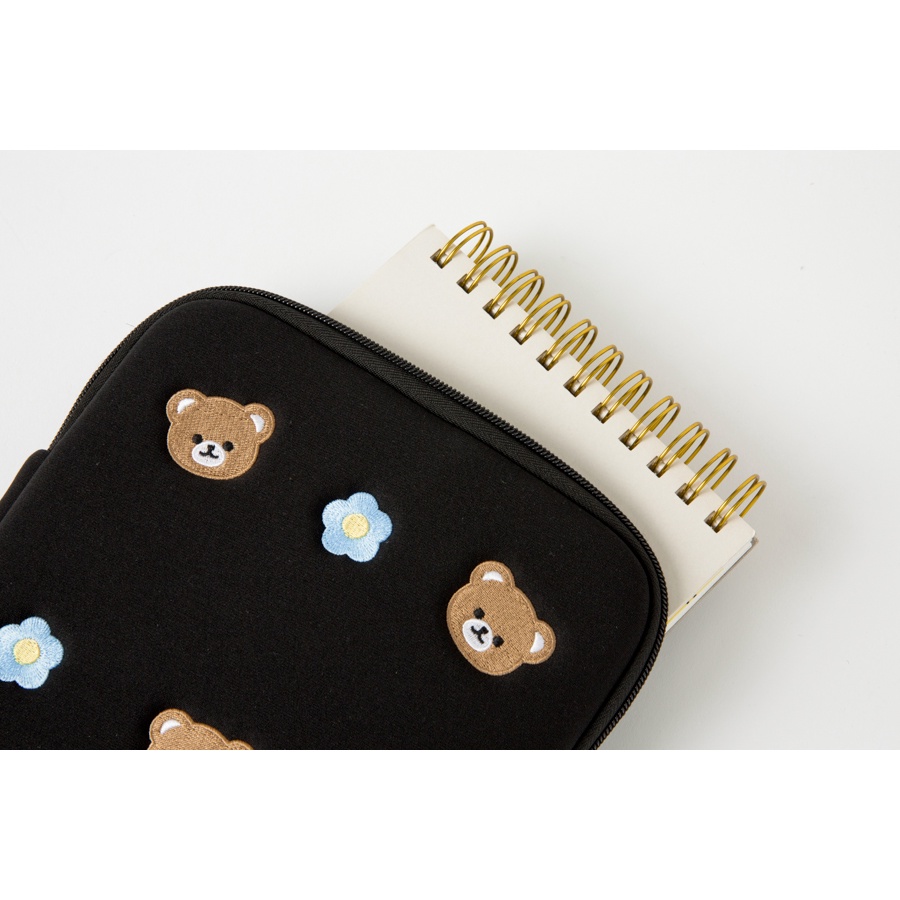 Túi Đựng Máy Tính Bảng 11Inch ARTBOX Hàn Quốc Màu Đen Họa Tiết Hoa Và Chú Gấu Teddy Dễ Thương