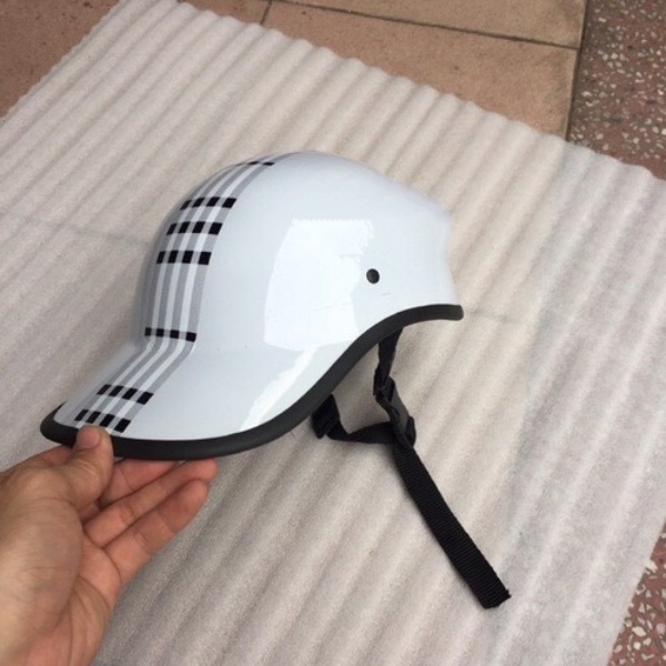 Mũ bảo hiểm lưỡi trai thời trang siêu nhẹ