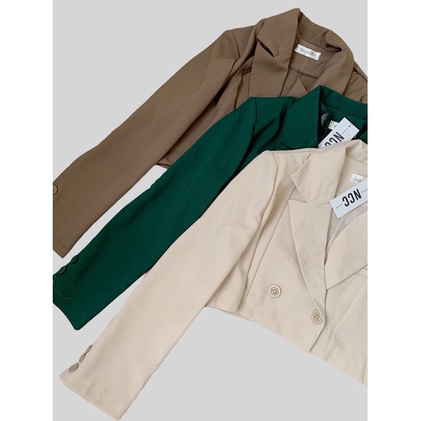 Áo blazer dáng croptop có đệm vai, áo blazer dáng ngắn