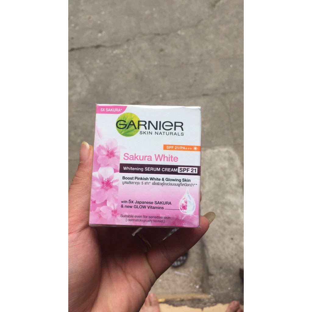 Kem Dưỡng Trắng Da Garnier Sakura White SPF21 Thái Lan ban ngày