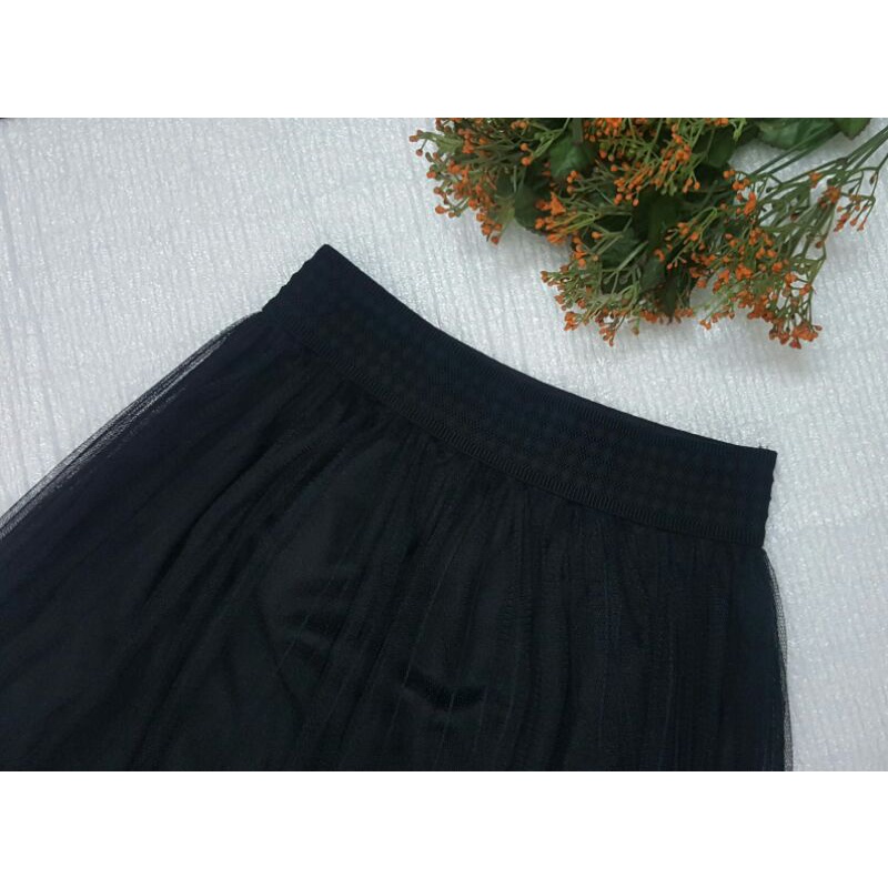 CHÂN VÁY REN LƯỚI