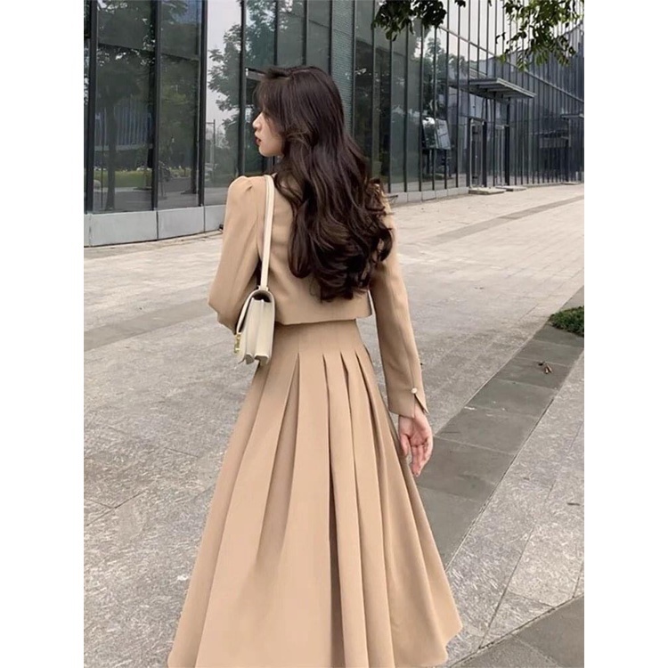 Set váy 2 dây xếp ly + áo blazer croptop