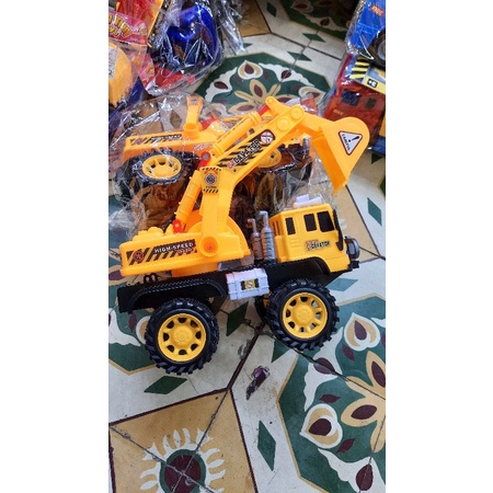 Cẩu múc màu vàng siêu to ,cẩu công trình