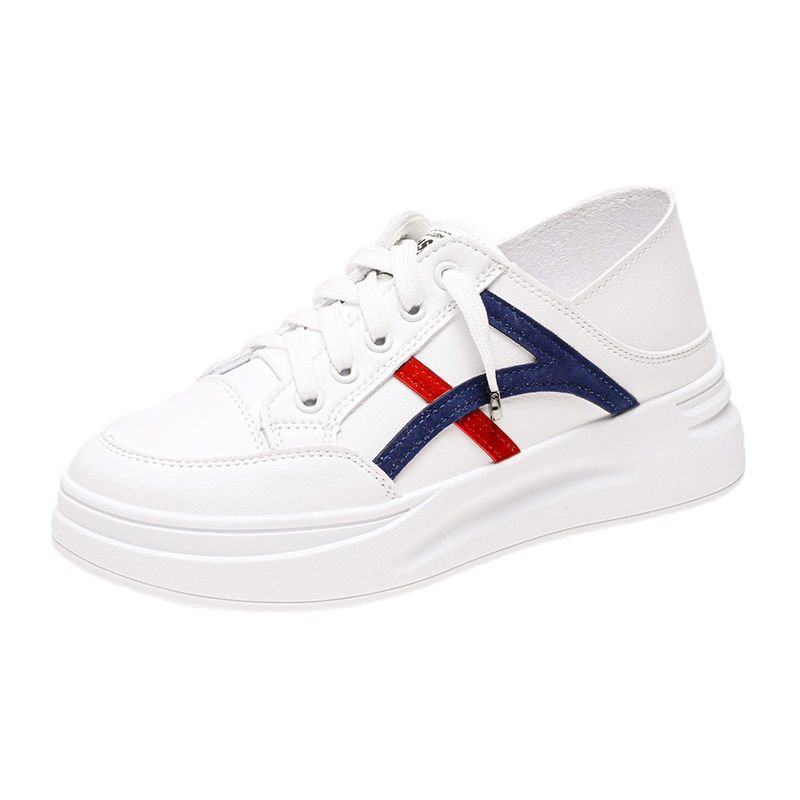 Fashionable white sports shoes for women