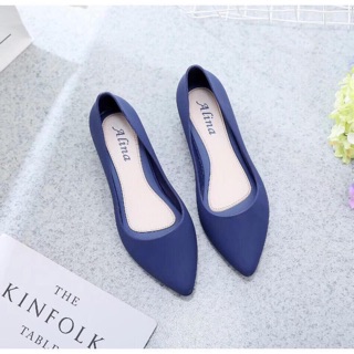 Giầy nhựa dẻo thơm Alina lấy tăng thêm 1 size