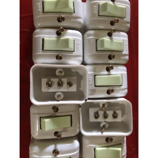 Công tắc nổi 3 cực dùng cho học sinh lớp 9 làm thí nghiệm để đấu nối dây điện, học sinh thực hành môn Lý.