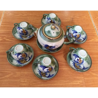 Bộ ấm chén Bát Tràng  Gốm sứ Bát Tràng cao cấp  Men giả cổ vẽ tay hoạ tiết cá  Quai ấm cách điệu gốc cây 