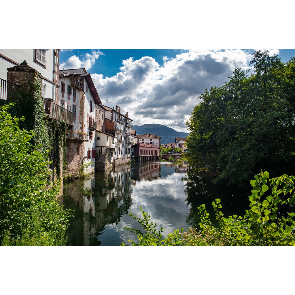 Lens Nikon Nikkor 28mm f2.8 đời AIS dùng cho máy film và máy số Nikon