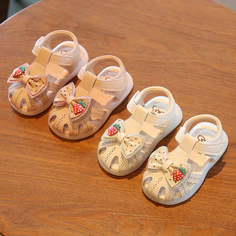 Sandal cho bé trai, bé gái có hình dâu tây đê mềm, êm chân có quai dán mã Sl528