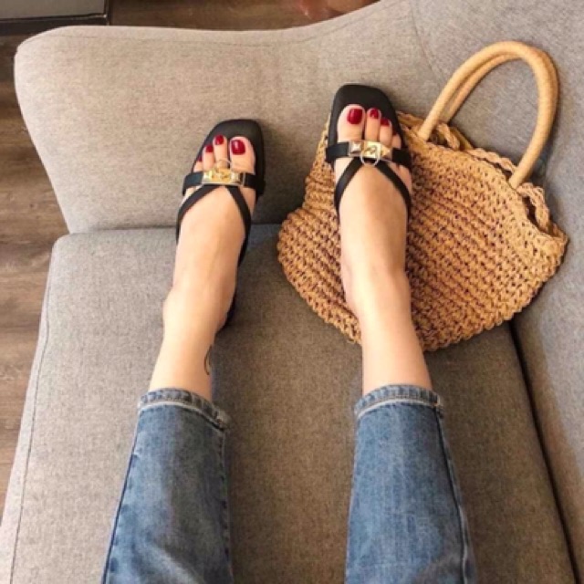 Dép tông hm xước