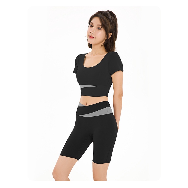 Bộ quần áo tập Gym Yoga nữ cao cấp thiết kế phong cách, set đồ thể thao áo croptop quần lửng vải thun lạnh kèm đệm ngực