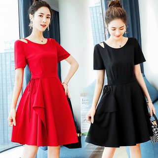 Đầm xòe khoét vai 1 bên cho người béo mập