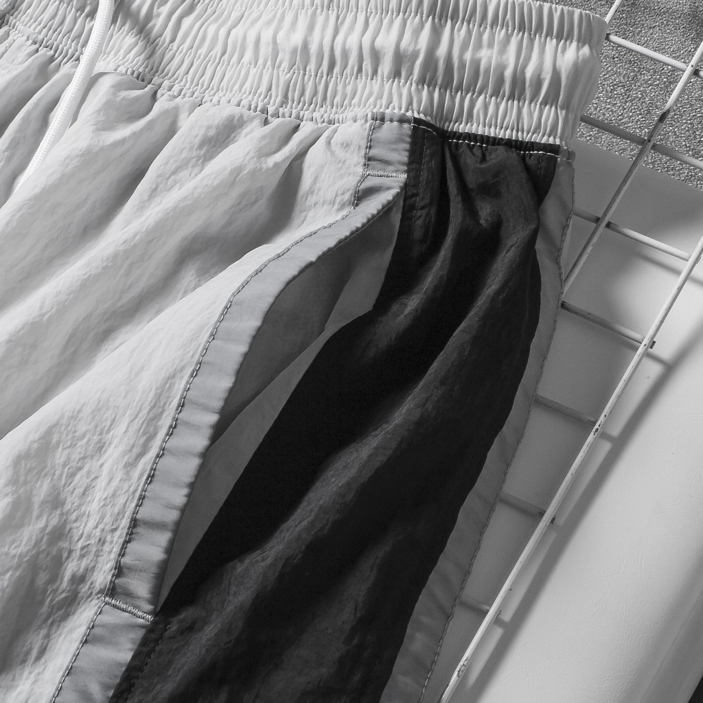 QUẦN DÀI THỂ THAO NIKE SEASONAL WOVEN PANT - TRẮNG / ĐEN / XÁM