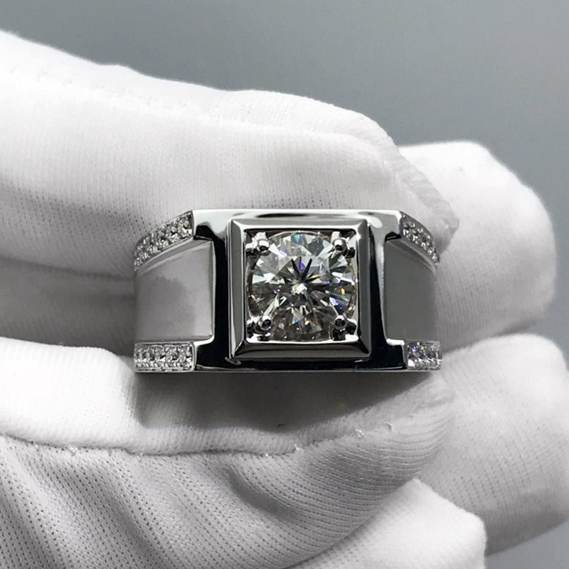 Nhẫn đính hôn kim cương vàng trắng phong cách sang trọng thời trang nam