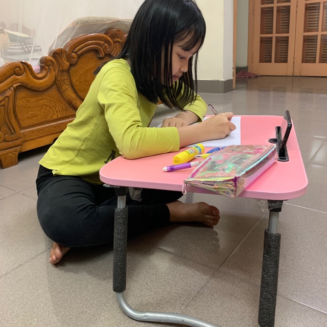 Bàn chân gấp có khe để ipad