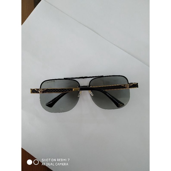 Kính khoan đổi màu Bentley mắt polarized của Italy