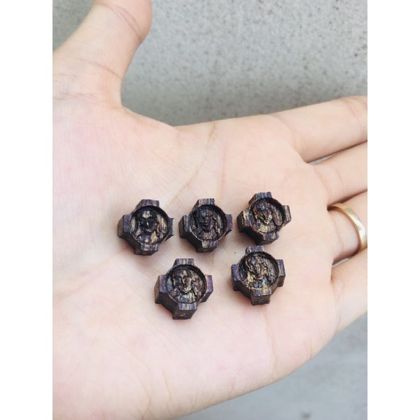 Charm Thánh Giá Chúa Giesu Trầm Hương Sánh Chìm