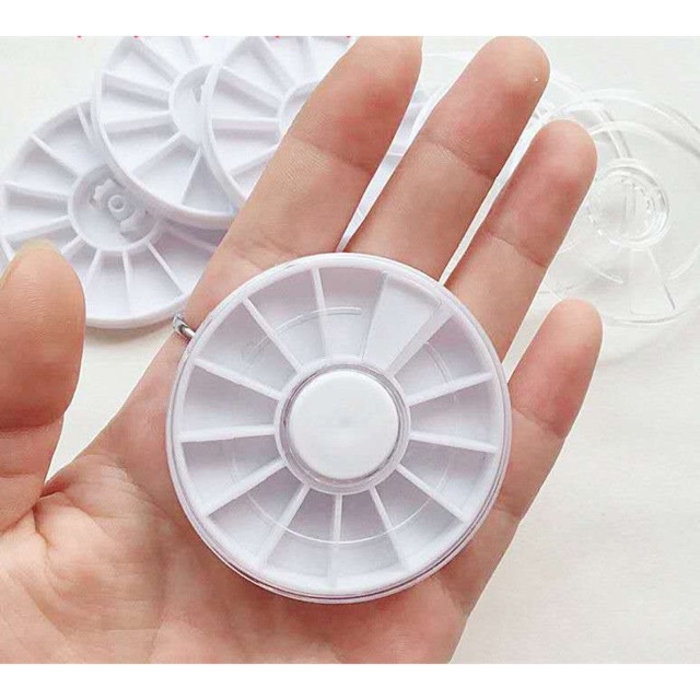 Hộp nhựa tròn ô đựng đồ trang trí