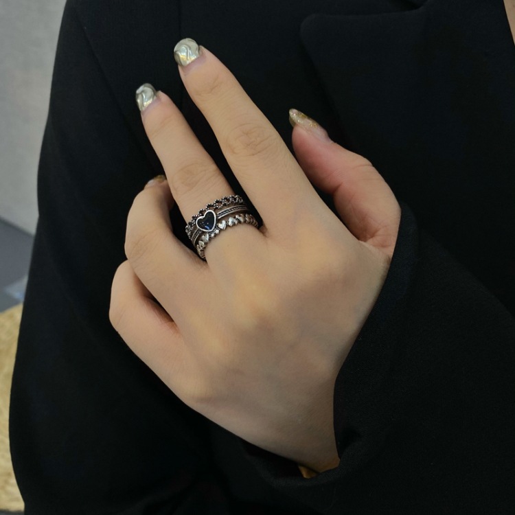Nhẫn Tình Yêu Sơn Dầu Đen 191006Nhẫn Thiết Kế Đục Lỗ Thời Trang