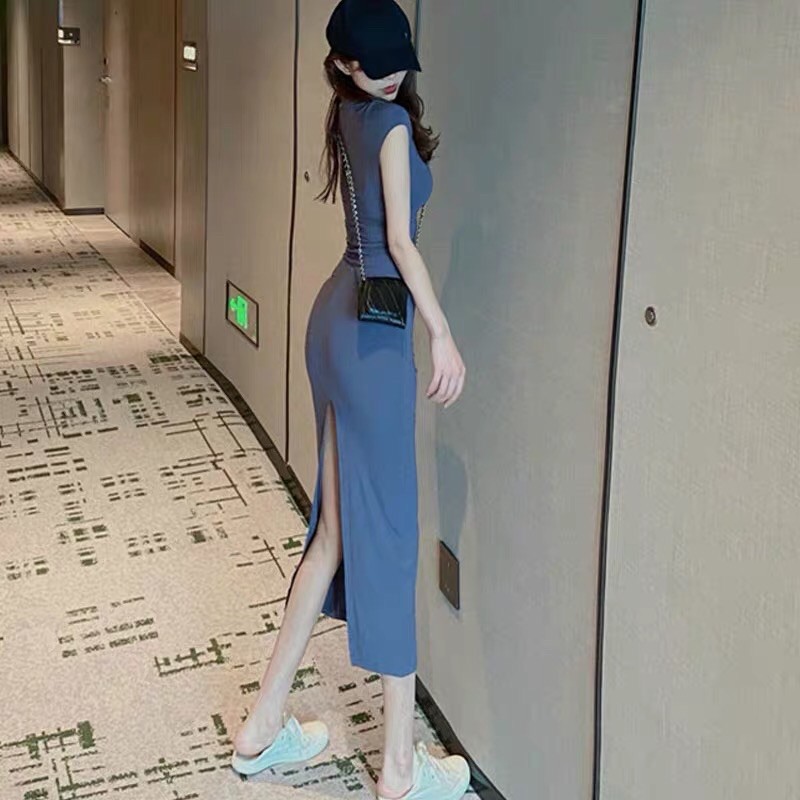 Váy body xẻ sau tay ngắn. Đầm thun ôm body cá tính