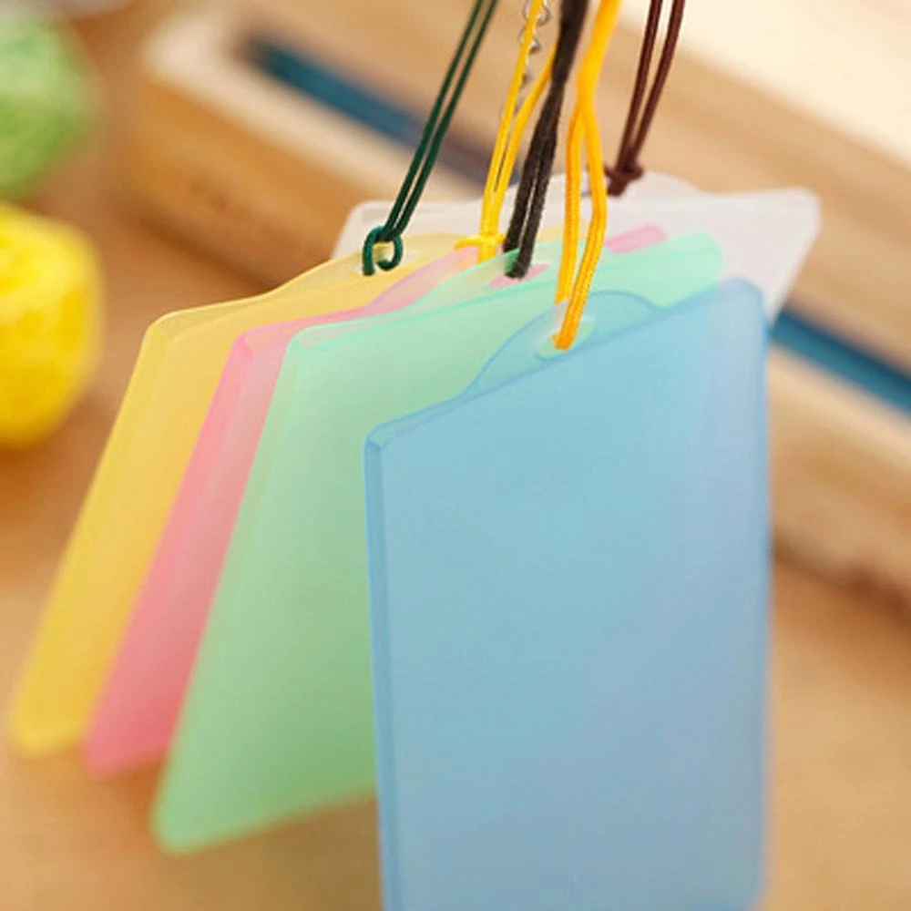 Giá Đỡ Thẻ Id Bằng Nhựa Trong Suốt Chống Thấm Nước Tiện Dụng