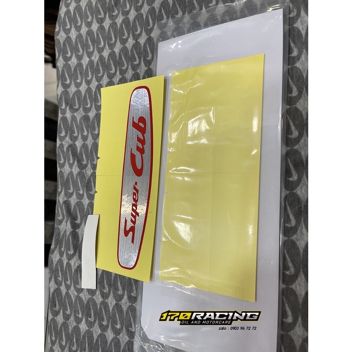 (HCM) Tem Dán Xe Cub Chữ &quot;SUPER CUB&quot; Chữ Đỏ Viền Đỏ Nền Bạc - Hàng Chính Hãng HONDA Nhập Khẩu Nhật Bản