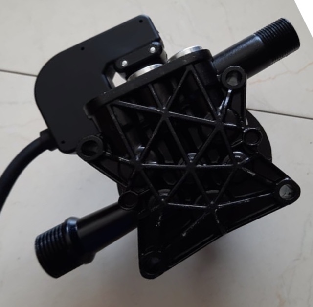Đầu bơm Thay thế máy rửa xe mini Máy xịt Nước áp lực cao , loại Thông Dụng