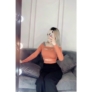Áo crop top khoét ngực khoét bụng tay dài