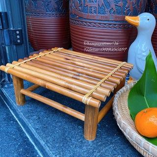 Ghế gỗ con thấp (ghế đẩu) ngồi xổm nhặt rau, xông vk…