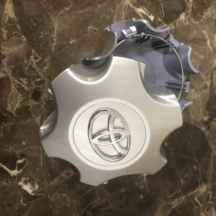 1 chiếc Logo chụp mâm, ốp lazang bánh xe ô tô Toyota Fortuner 2012- 2016 và Toyota Hilux 2011-2015 mã TY-139