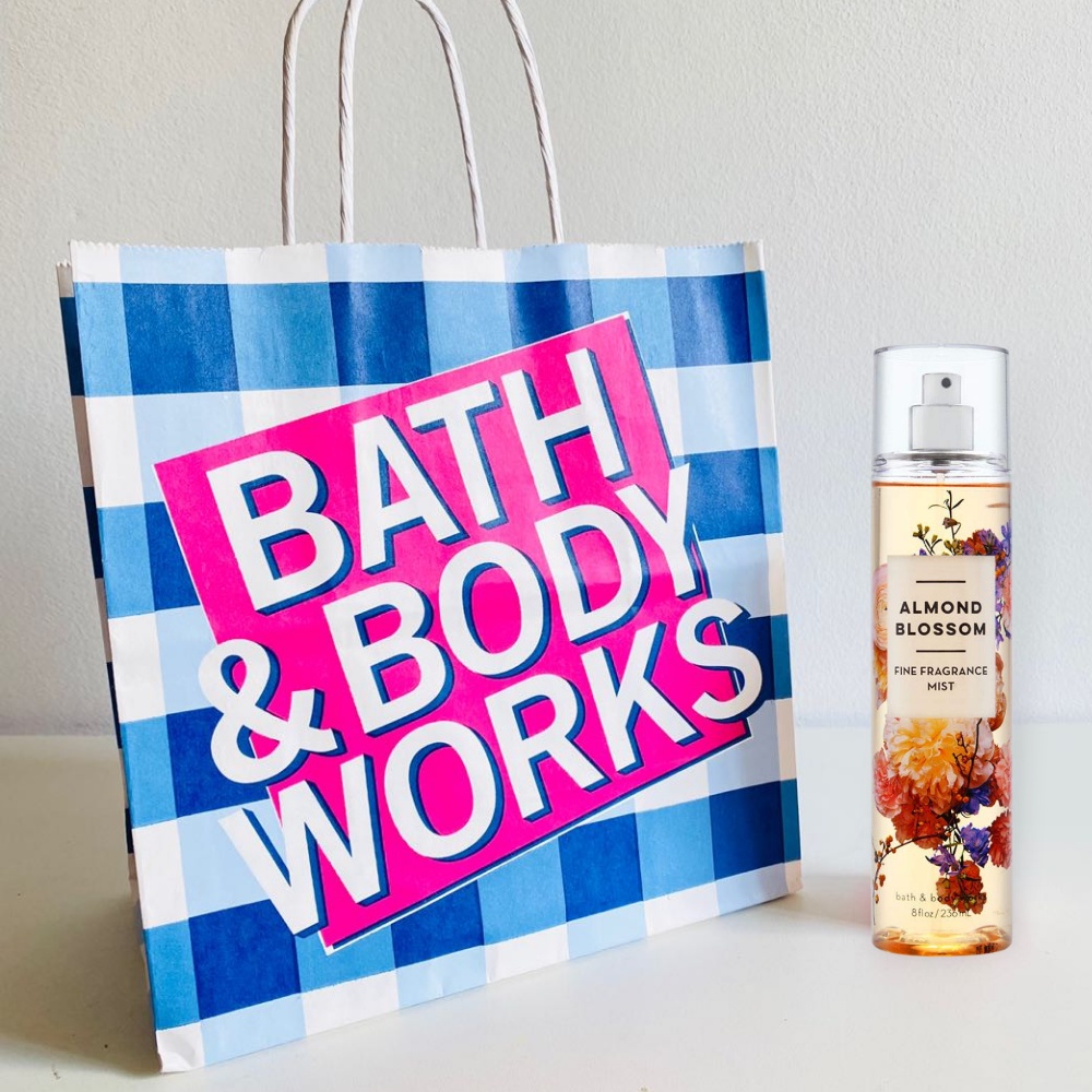 Xịt Thơm Toàn Thân Body Mist Bath & Body Works Almond Blossom - Hương Thơm Ngọt Ngào Chai 236ml