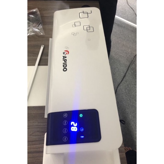 Máy sưởi gốm Rapido RCH2000 M và RCH2000 D chính hãng bảo hành 24 tháng. Chống rét mùa lạnh