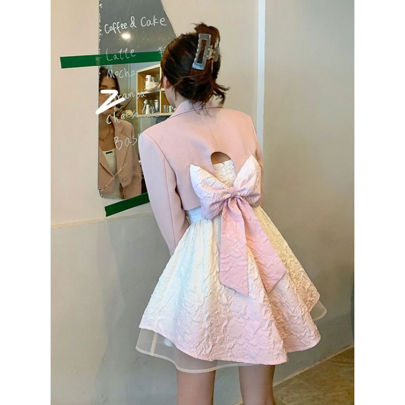 Hàng Mới Về!Hàng Trước-sale ~ Áo Khoác Suit Rỗng Nhỏ Tinh Khiết + Đầm Hai Dây Màu Gradient Phong Cách Mới Mùa Thu 2022 Dáng Ngắn Thắt Nơ Lưng Eo Hẹ