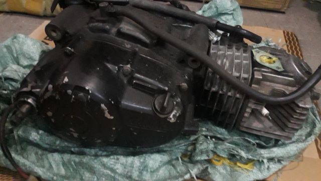 Nguyên cục máy ya sirius rin rã xe vừa.có chạm đầu