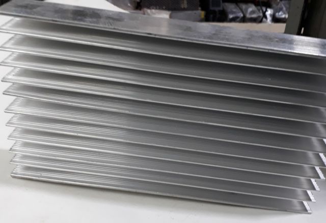 Tấm NHÔM tản nhiệt 20cm  -12 cánh  bộ 2 chiếc