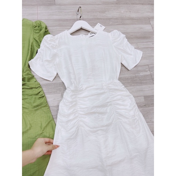 Váy rúm eo tay phồng cổ tròn xinh