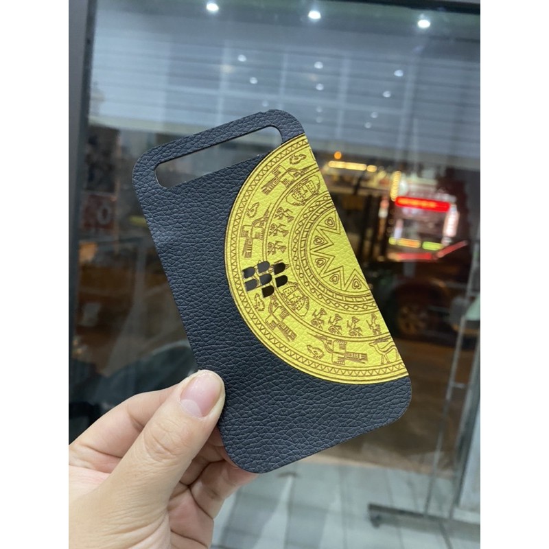 Dán Da Blackberry Q20 hình trống đồng